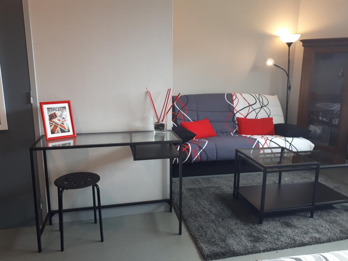 Le Grand Val Bed and Breakfast Lavastrie Exteriör bild