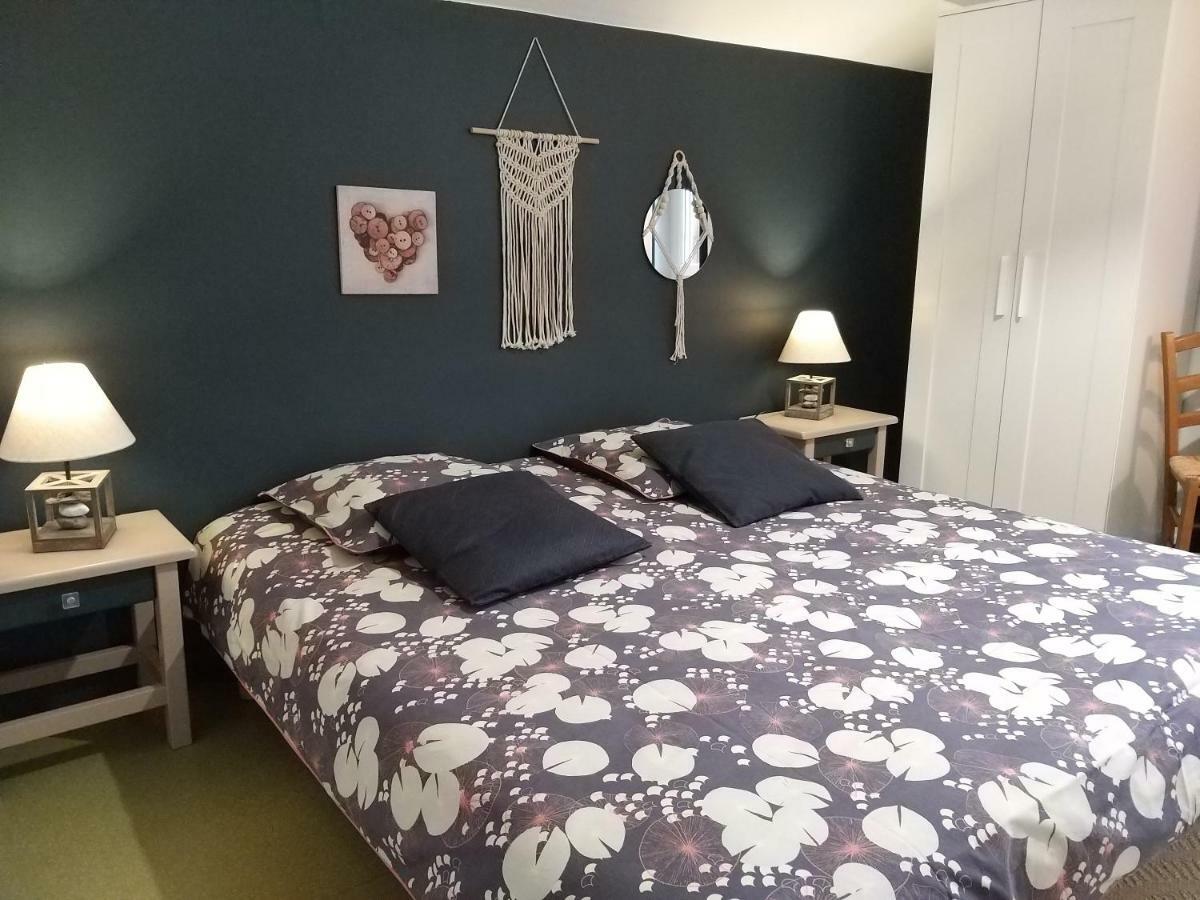 Le Grand Val Bed and Breakfast Lavastrie Exteriör bild