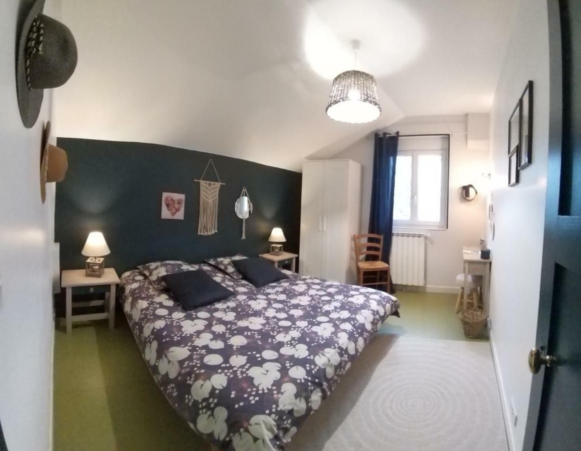 Le Grand Val Bed and Breakfast Lavastrie Exteriör bild