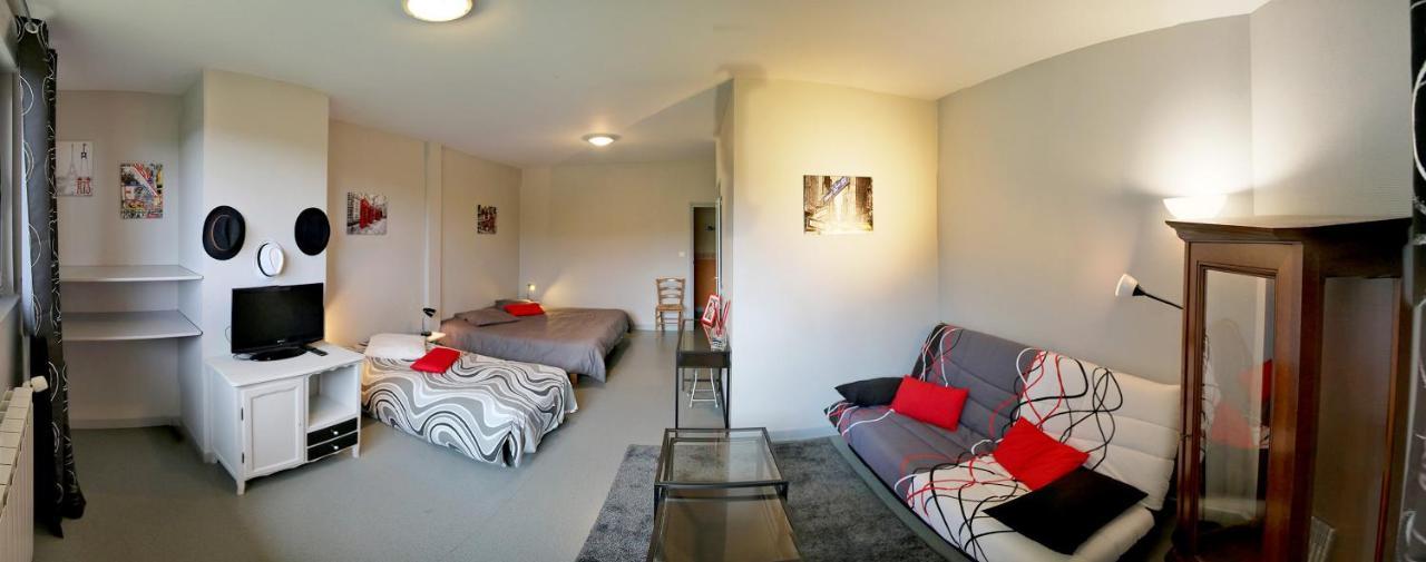 Le Grand Val Bed and Breakfast Lavastrie Exteriör bild